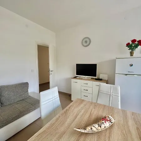 Velly Apartamento Jadranovo