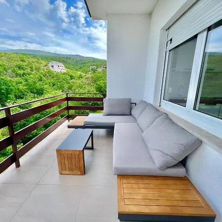 Velly Apartment *